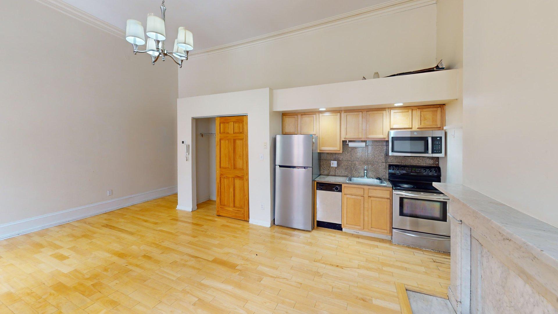 1814 Spruce Street - 2F